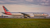 N725AN - American Airlines Boeing 777-300ER aircraft