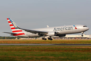 N389AA - American Airlines Boeing 767-300ER