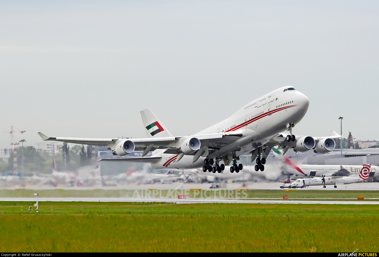 United Arab Emirates - Government A6-MMM aircraft at Warsaw - Frederic Chopin