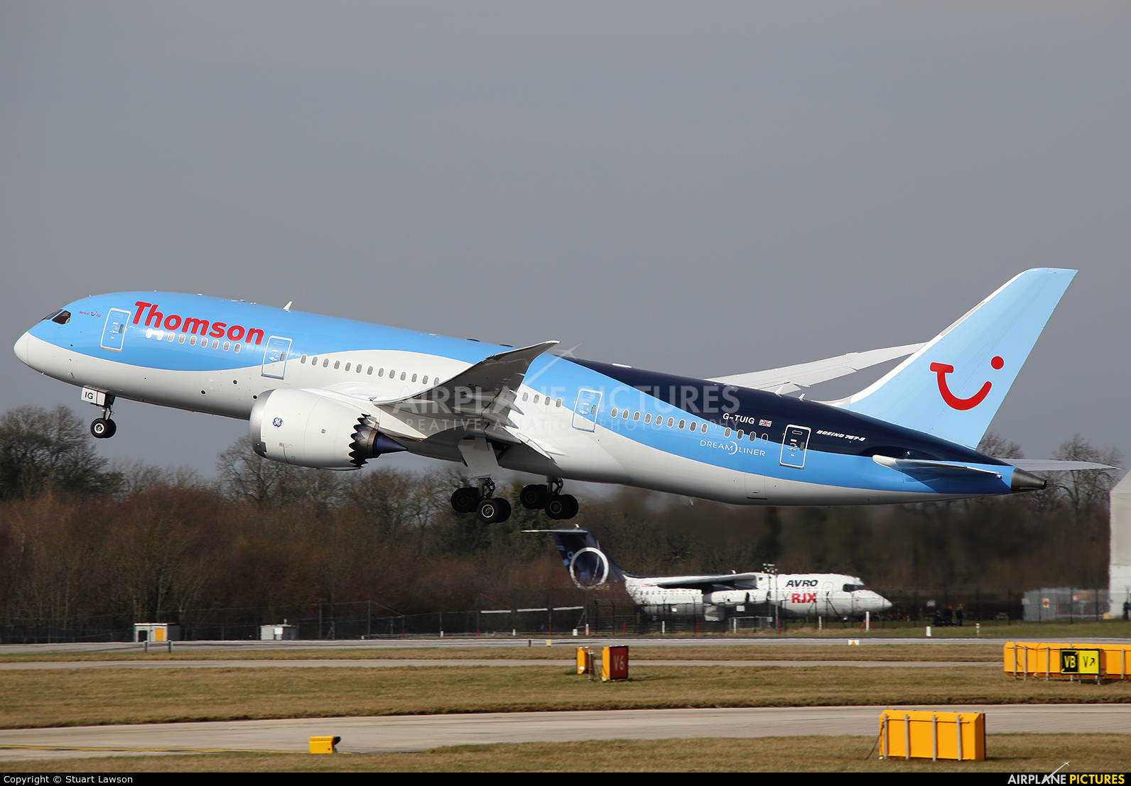 Thomson/Thomsonfly G-TUIG aircraft at Manchester