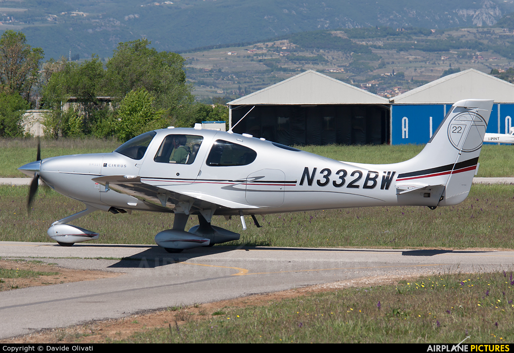 Private N332BW aircraft at Verona - Boscomantico