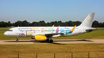 EC-LZM - Vueling Airlines Airbus A320
