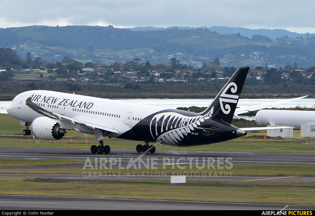 Air New Zealand ZK-NZF aircraft at Auckland Intl