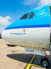 PH-KZE - KLM Cityhopper Fokker 70