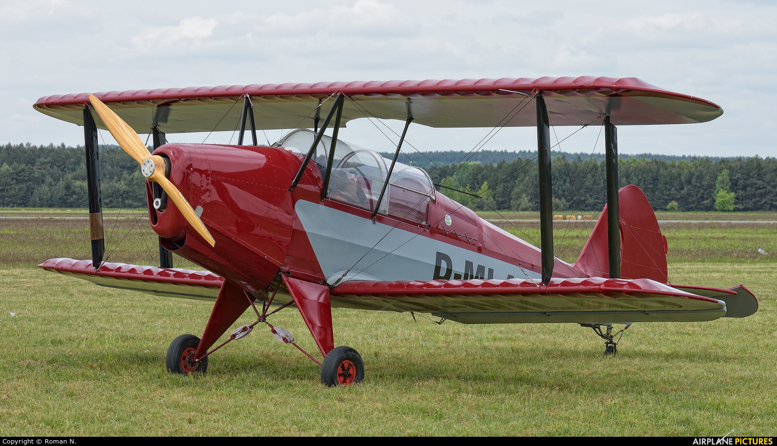 Private D-MLAD aircraft at Piła