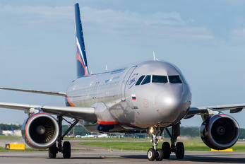 VQ-BIT - Aeroflot Airbus A320