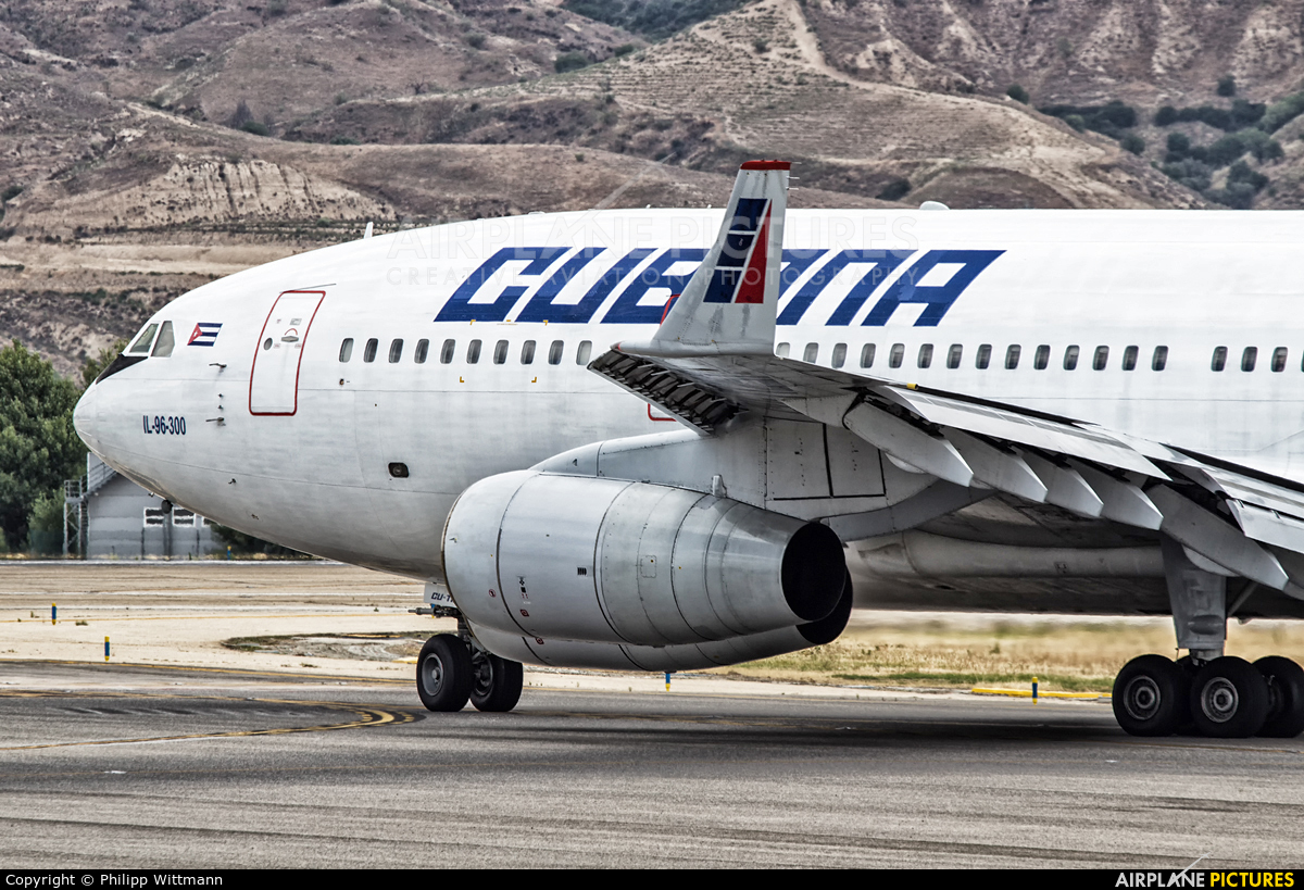 Cubana CU-T1251 aircraft at Madrid - Barajas