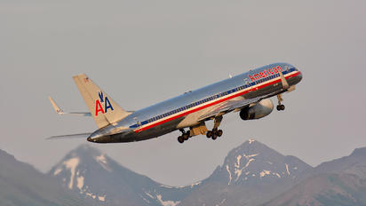 N679AN - American Airlines Boeing 757-200