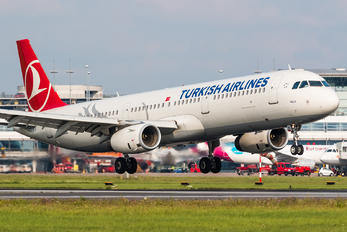 TC-JSK - Turkish Airlines Airbus A321