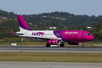 HA-LYK - Wizz Air Airbus A320