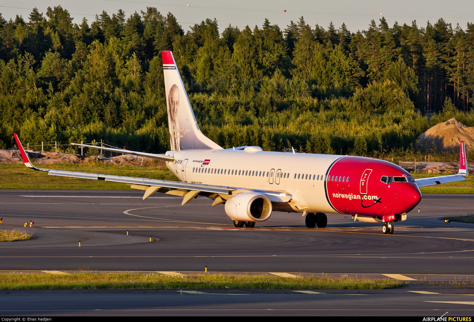 Norwegian Air Shuttle LN-DYW aircraft at Helsinki - Vantaa