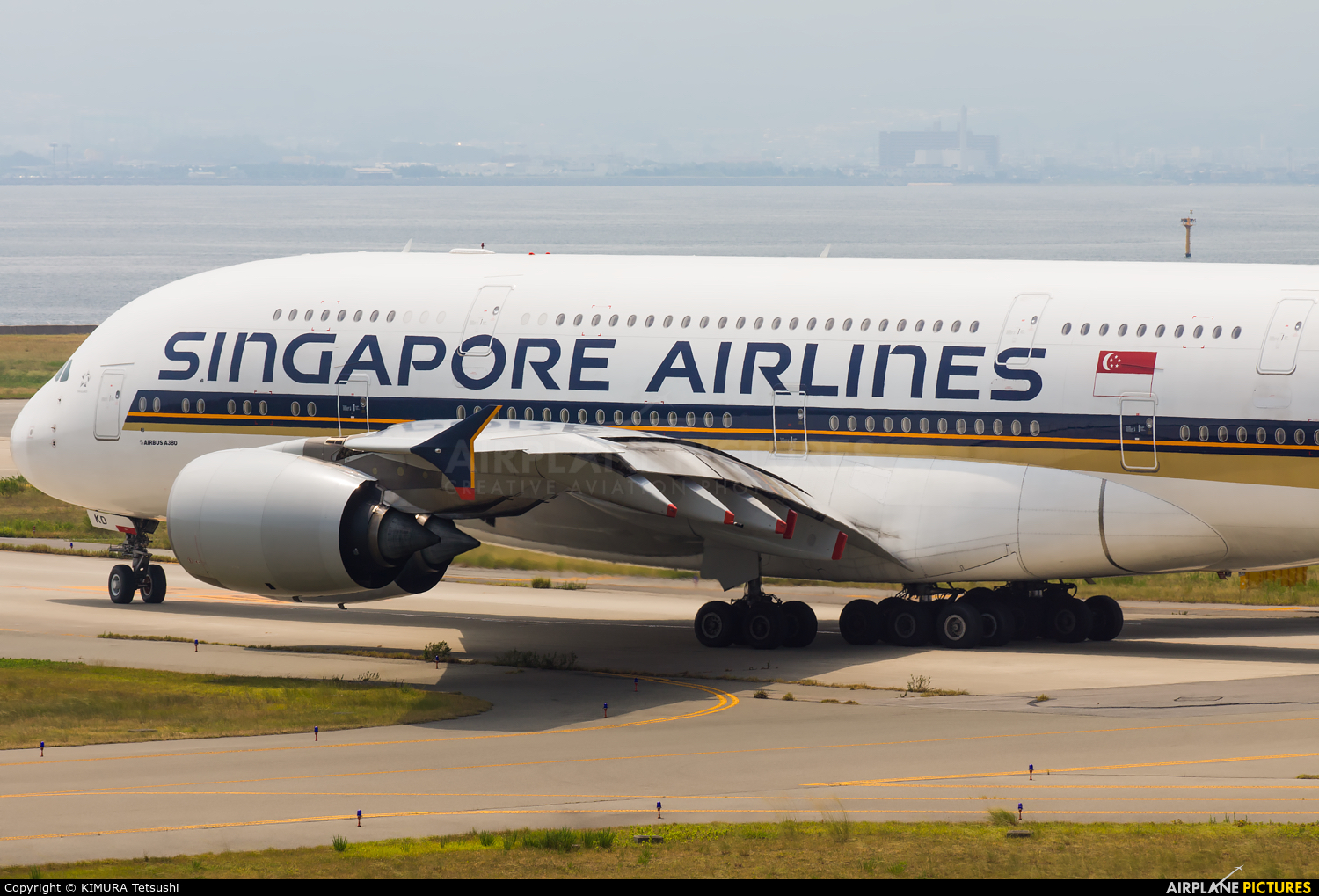 Singapore Airlines 9V-SKD aircraft at Kansai Intl