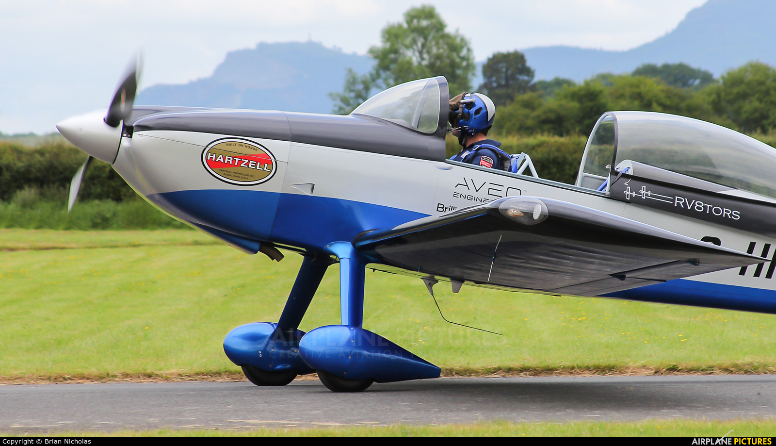 Private G-HILZ aircraft at Welshpool