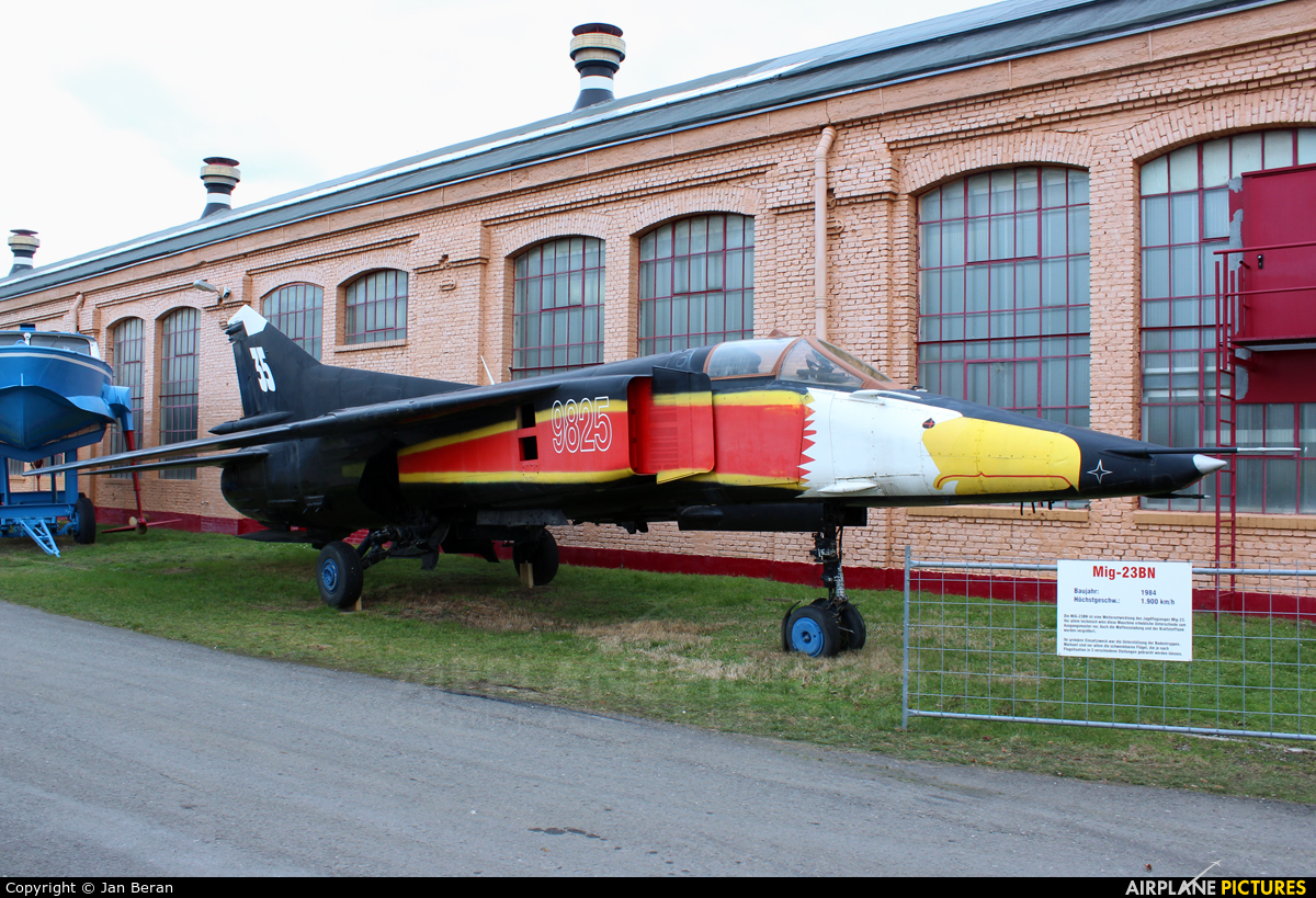 Czech - Air Force 9825 aircraft at Speyer, Technikmuseum