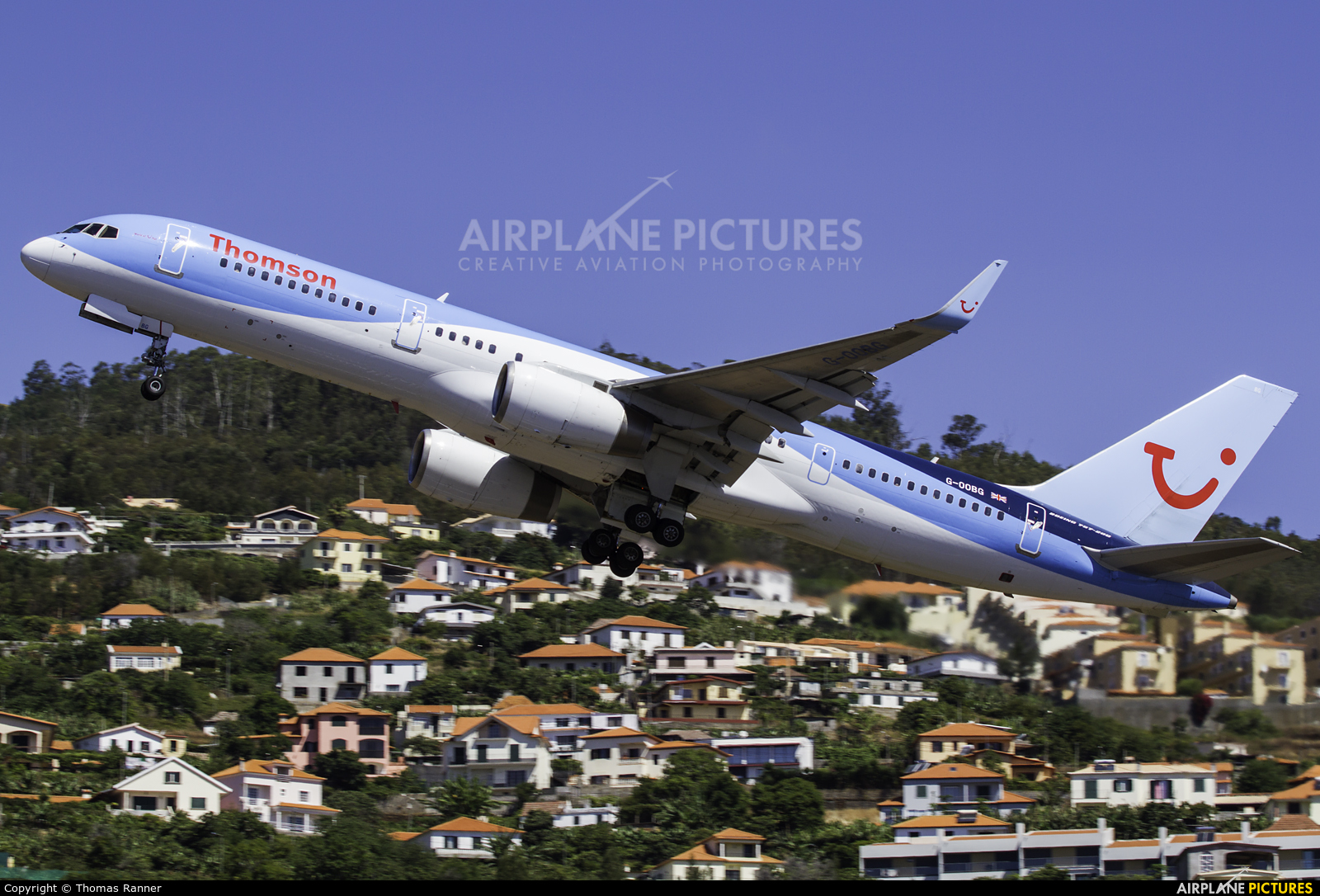 Thomson/Thomsonfly G-OOBG aircraft at Madeira