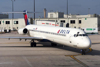 N978DL - Delta Air Lines McDonnell Douglas MD-88