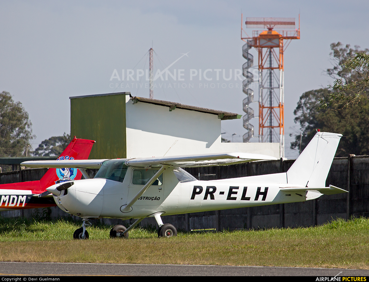 Private PR-ELH aircraft at Curitiba - Bacacheri