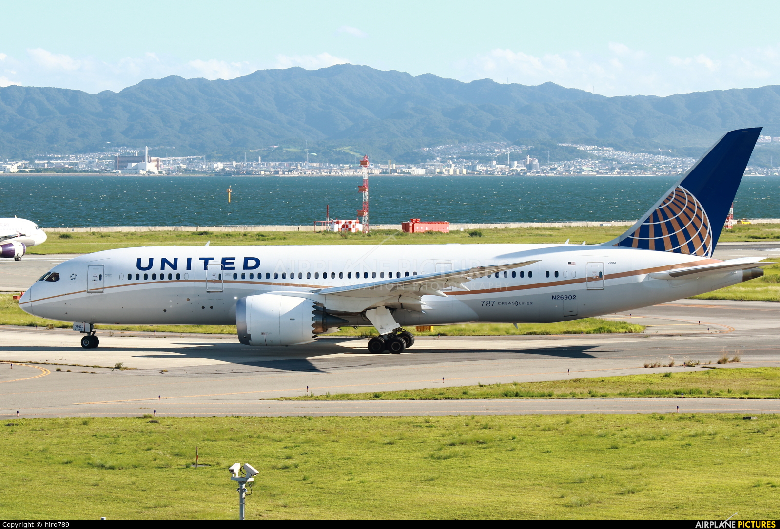 United Airlines N26902 aircraft at Kansai Intl