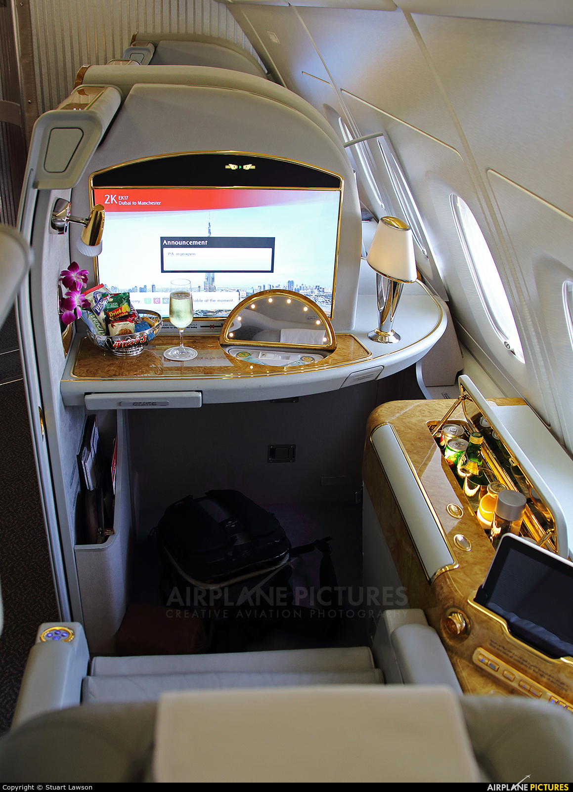 Emirates Airlines A6-EEN aircraft at Dubai Intl