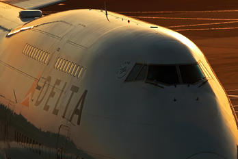 N667US - Delta Air Lines Boeing 747-400