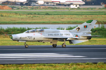 2701 - Bangladesh - Air Force Chengdu F-7BGI