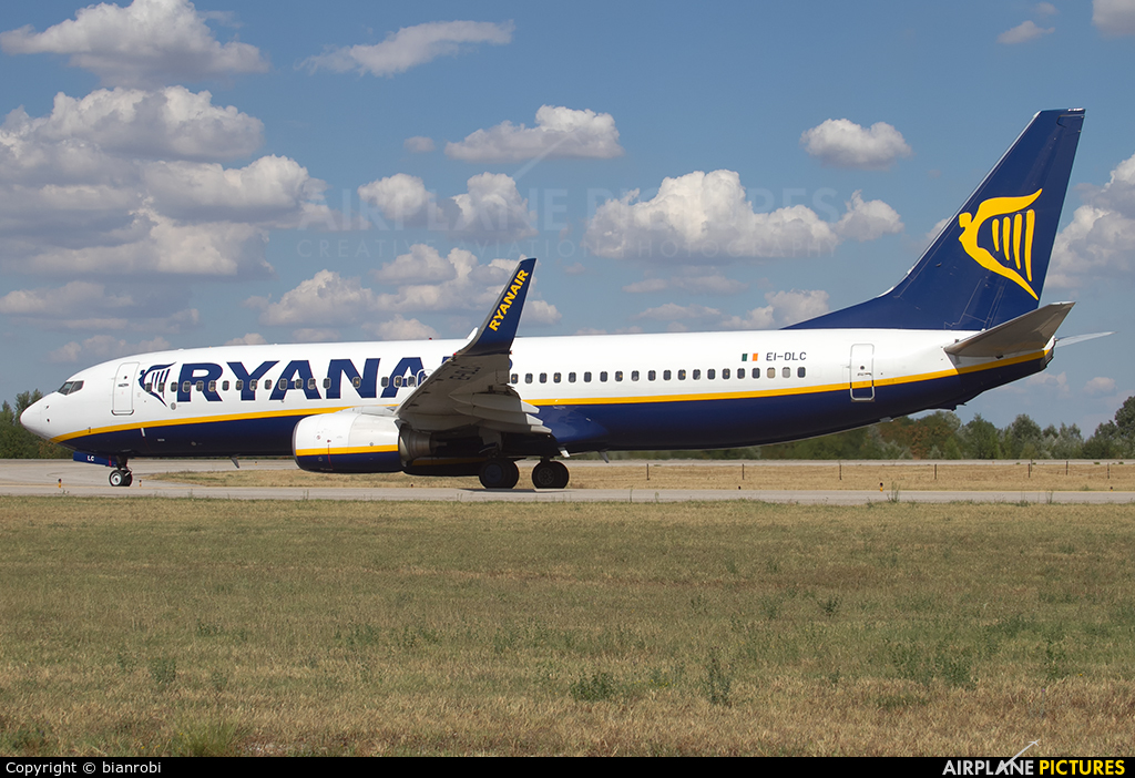 Ryanair EI-DLC aircraft at Bologna - Borgo Panigale