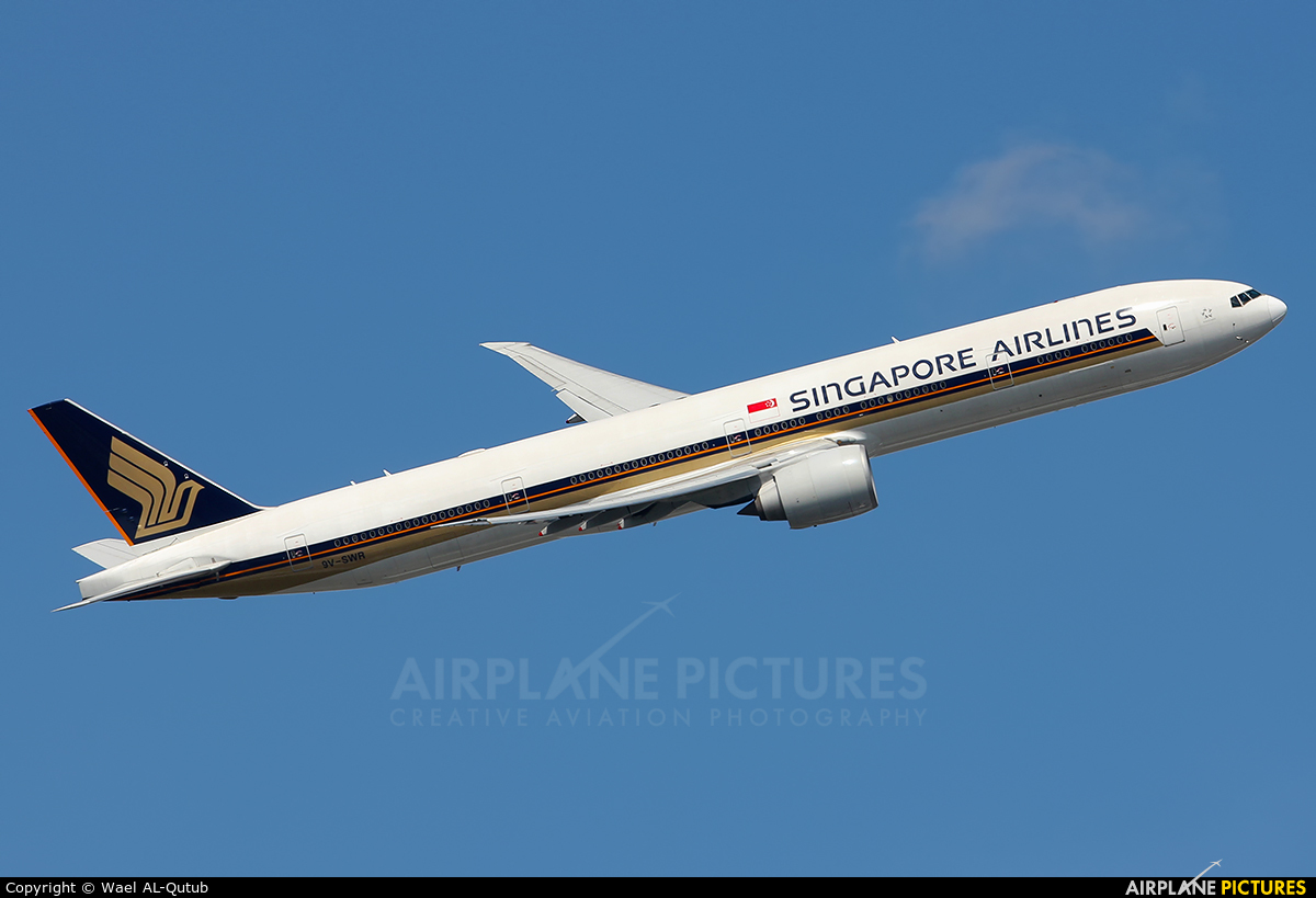 Singapore Airlines 9V-SWR aircraft at London - Heathrow