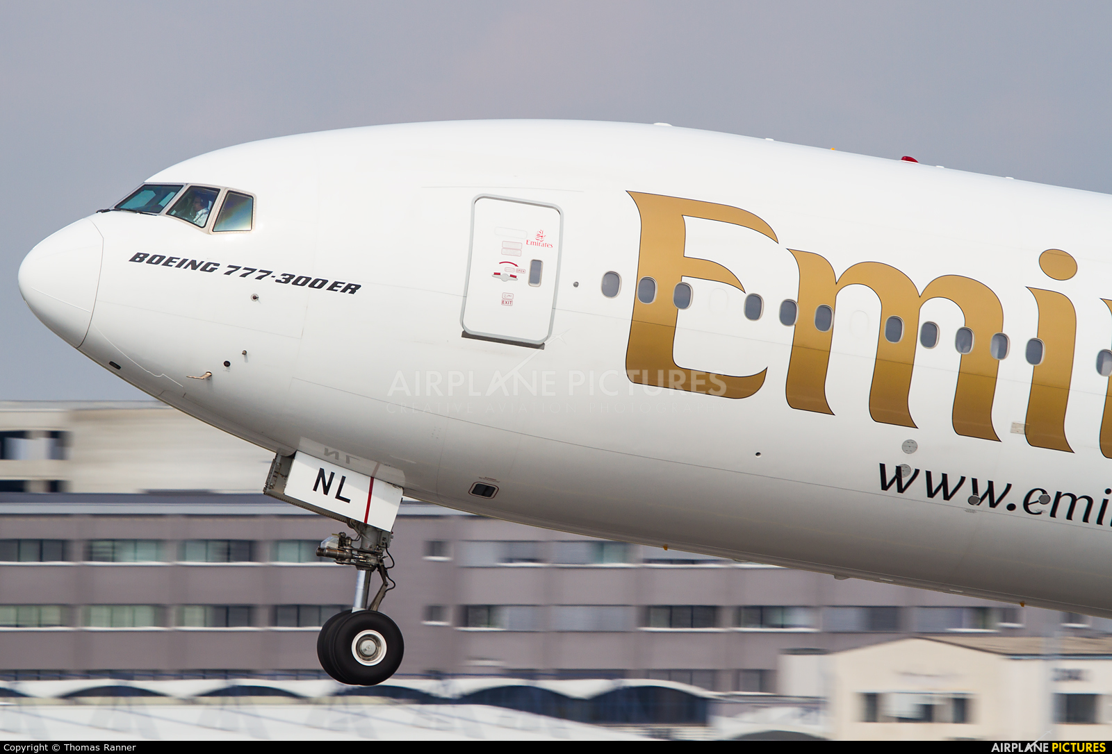 Emirates Airlines A6-ENL aircraft at Vienna - Schwechat