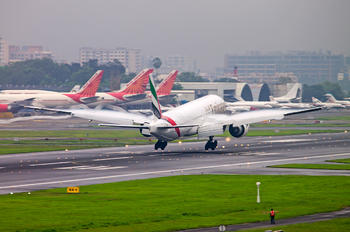 A6-ENJ - Emirates Airlines Boeing 777-300ER