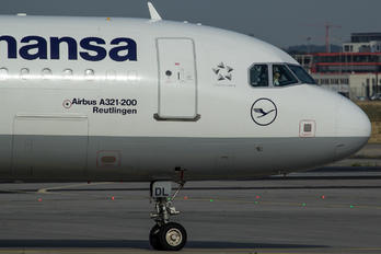 D-AIDL - Lufthansa Airbus A321