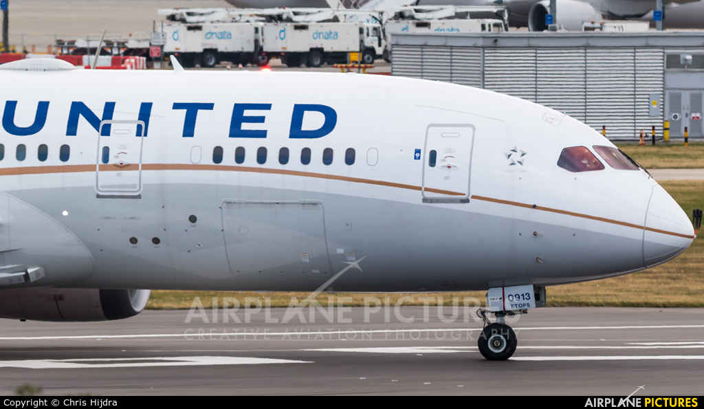 United Airlines N30913 aircraft at London - Heathrow