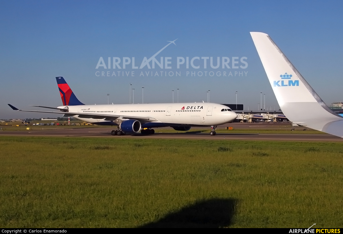 Delta Air Lines N808NW aircraft at Amsterdam - Schiphol