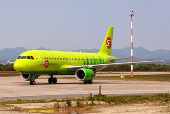 VP-BCP - S7 Airlines Airbus A320