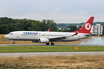 TC-JGR - Turkish Airlines Boeing 737-800