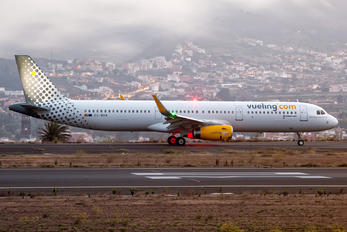 EC-MHA - Vueling Airlines Airbus A321