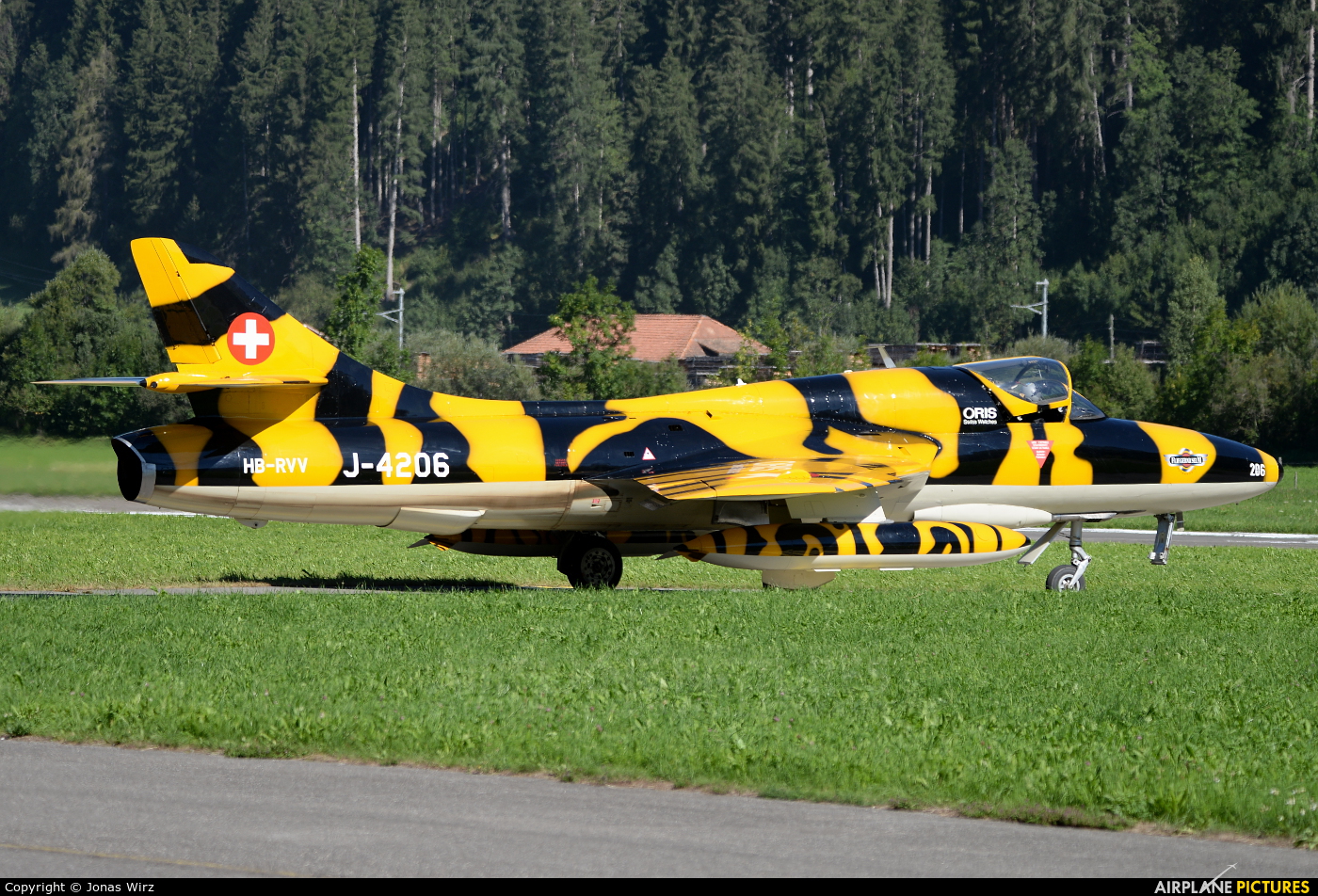 Private HB-RVV aircraft at St. Stephan