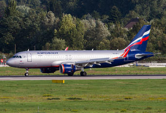 VQ-BSJ - Aeroflot Airbus A320