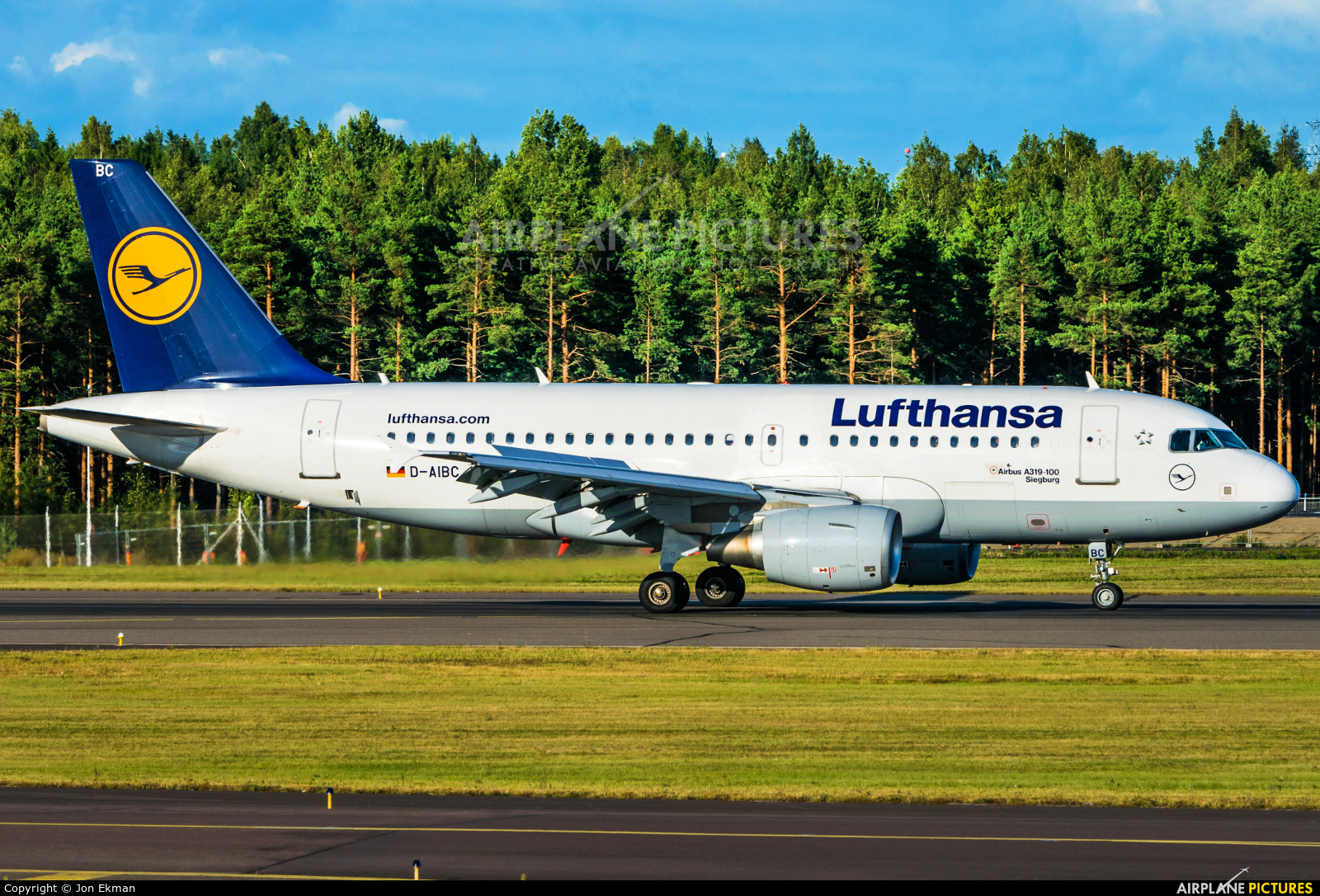 Lufthansa D-AIBC aircraft at Helsinki - Vantaa