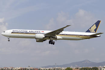 9V-SWF - Singapore Airlines Boeing 777-300ER