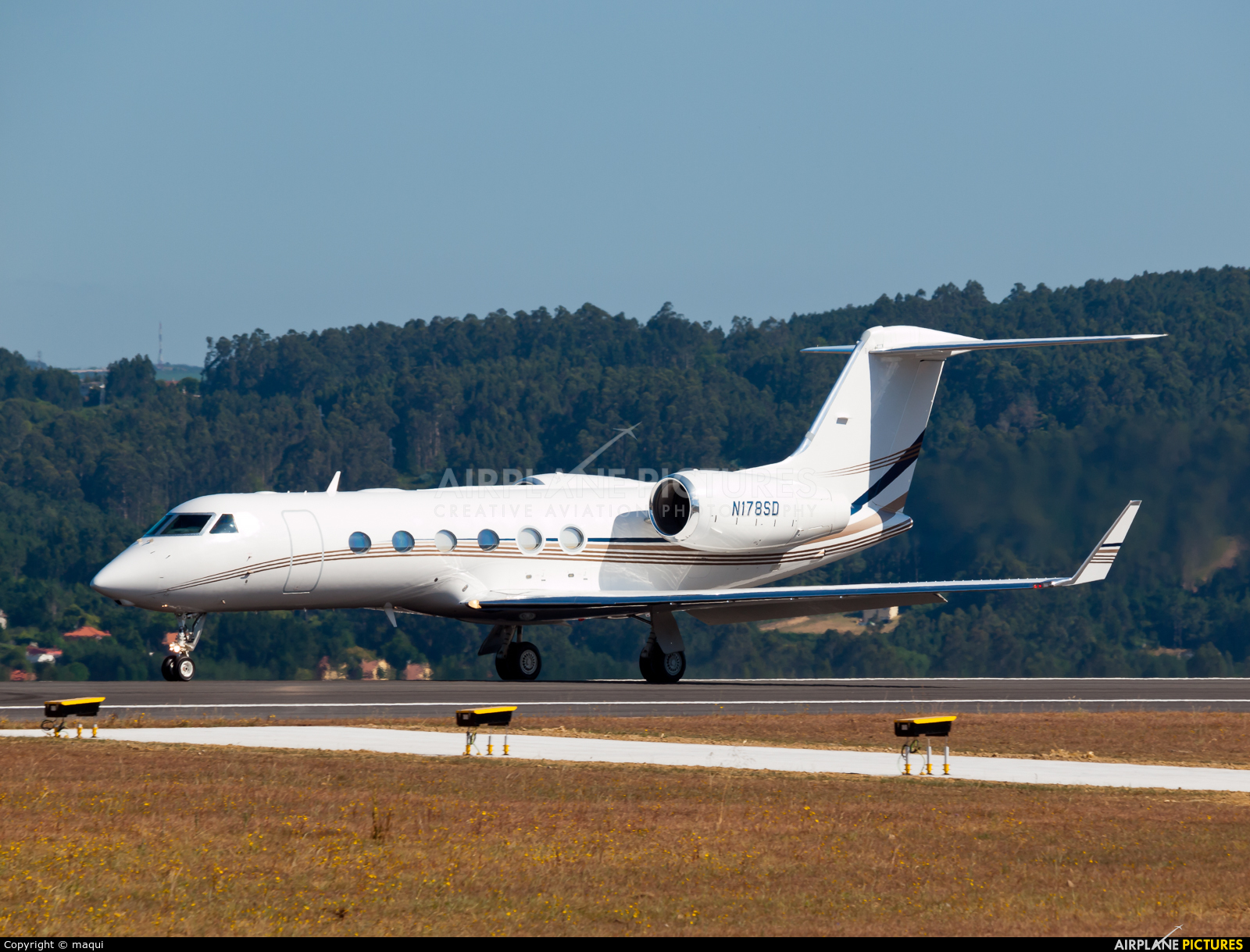 Gulfstream Aerospace Service Corp N178SD aircraft at La Coruña