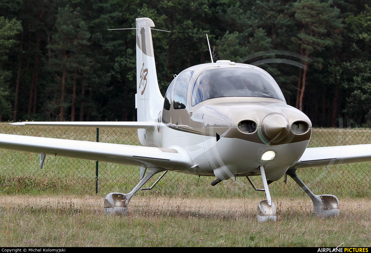 Private SP-AVI aircraft at Heringsdorf