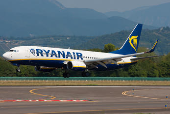 EI-EGA - Ryanair Boeing 737-800