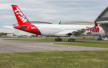 F-WZFS - TAM Airbus A350-900
