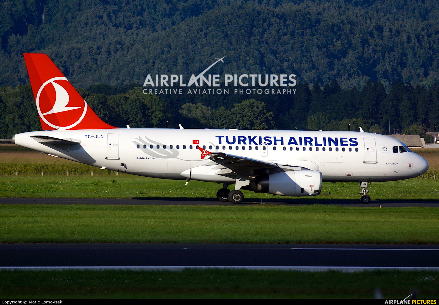 Turkish Airlines TC-JLN aircraft at Ljubljana - Brnik