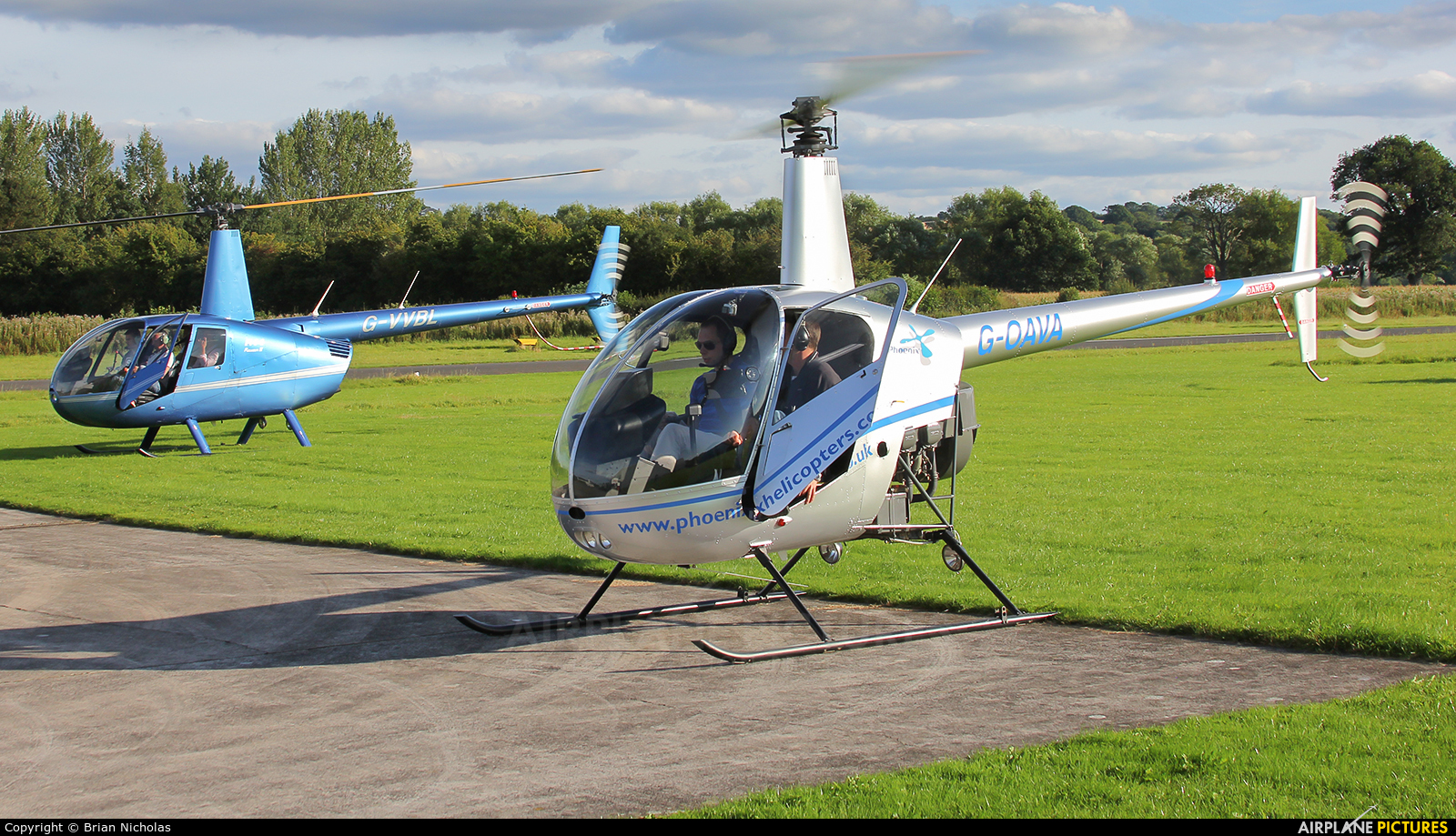Private G-OAVA aircraft at Welshpool