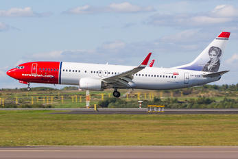 LN-DYS - Norwegian Air Shuttle Boeing 737-800
