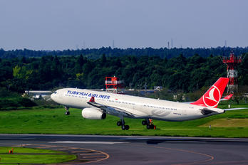 TC-JNK - Turkish Airlines Airbus A330-300