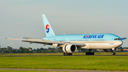 HL7530 - Korean Air Boeing 777-200ER