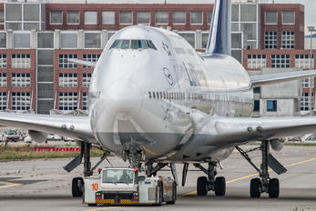 D-ABVO - Lufthansa Boeing 747-400