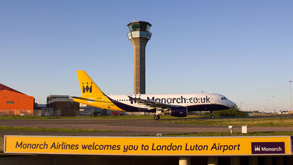 G-OZBW - Monarch Airlines Airbus A320